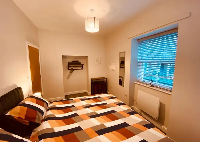 Folly View - * Сеттл